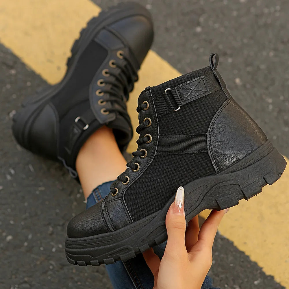 Round-Toe Lace-Up Boots for Casual Wear