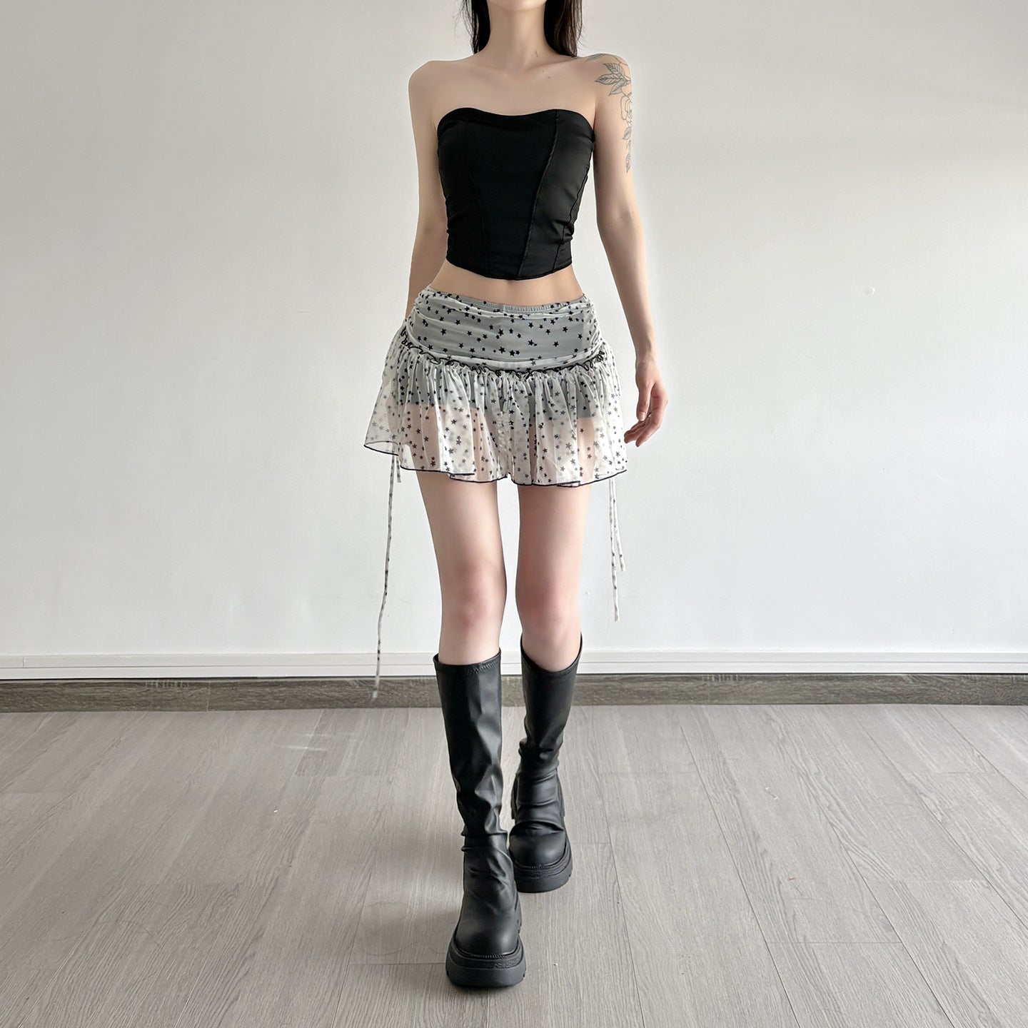 Star Print Side Strap Pleated Skirt