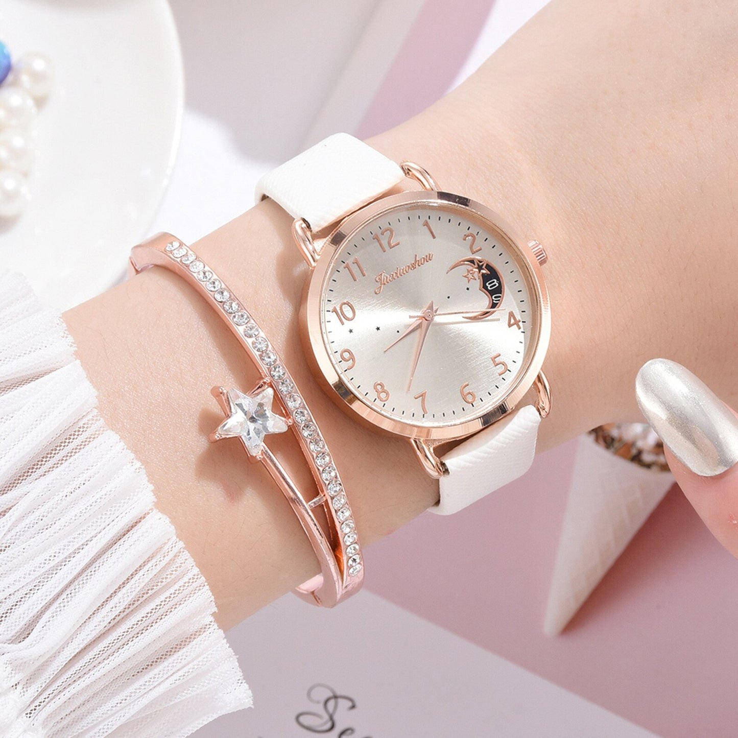Luxury Leather Band Women's Wrist Watch - Harajuku Style