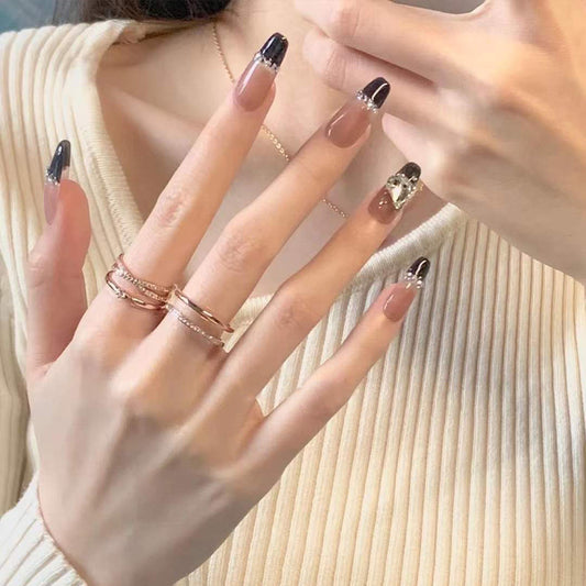Harajuku Black Rhinestone Love Chain Fake Nail Set