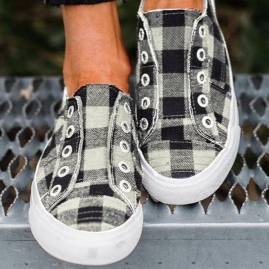 Women's Large Size Slip-On Canvas Shoes