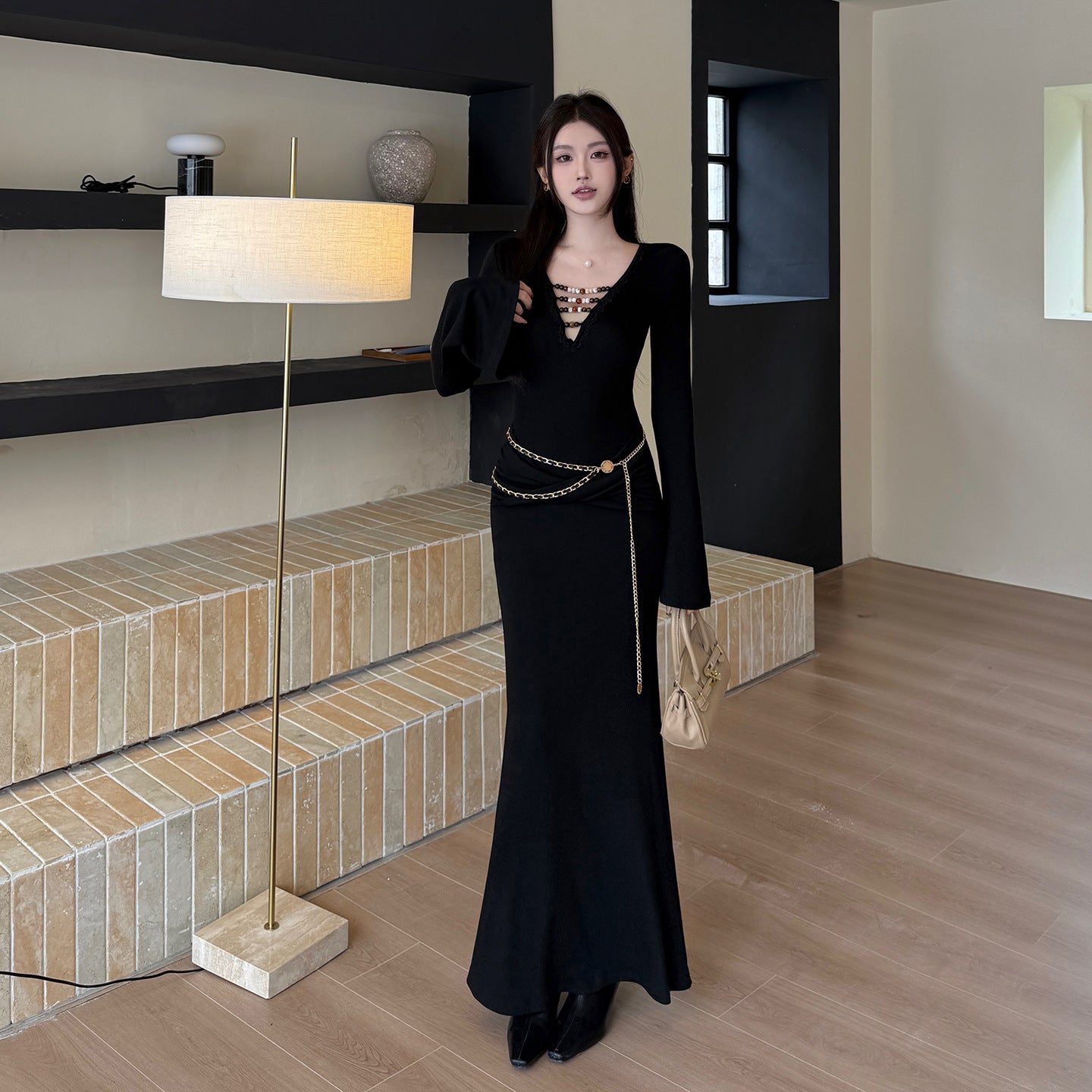 Deep V Beaded Royal Sister Wind Spicy Girl Waist Pack Hip Dress