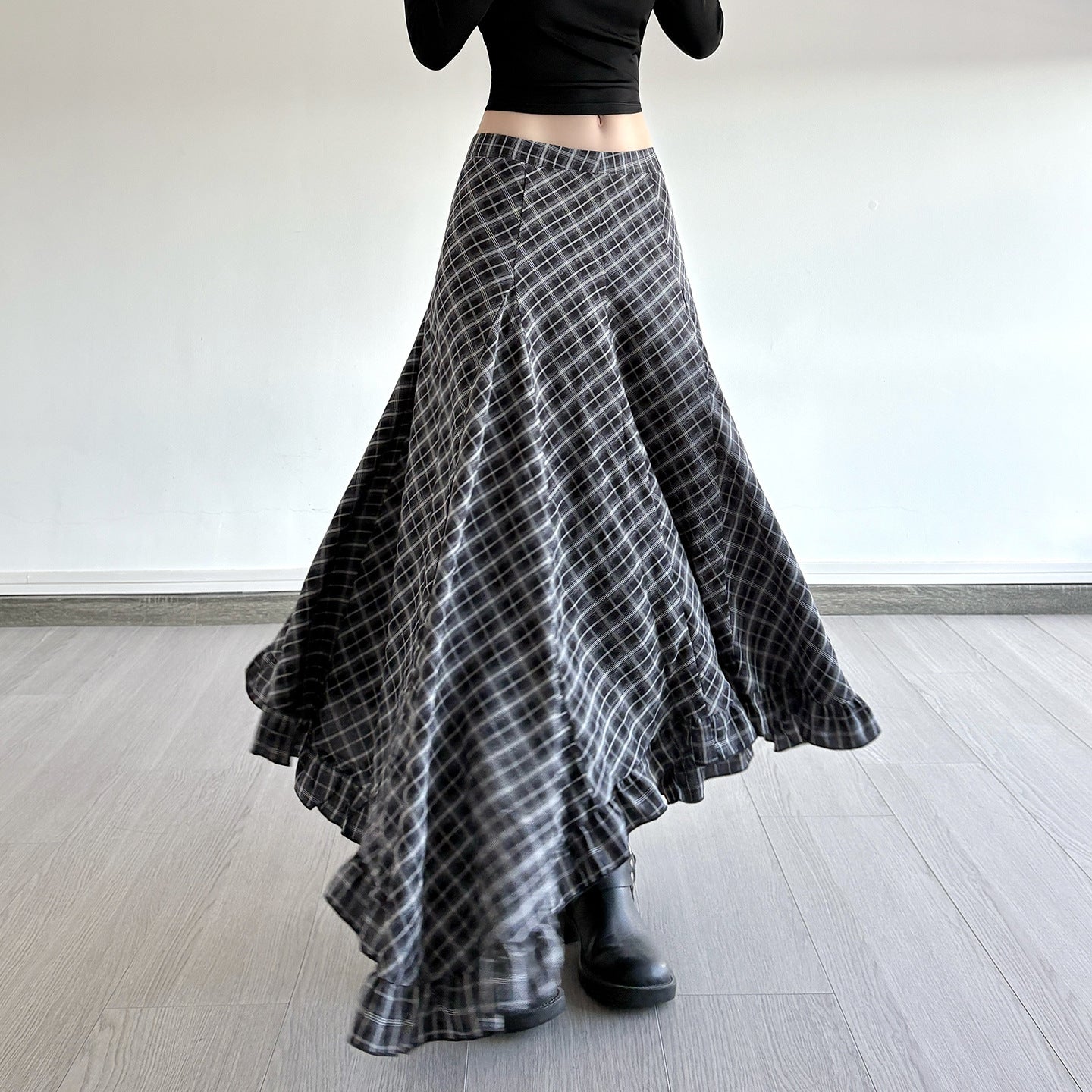 British College Style Irregular Plaid Skirt Hem Low Waist Vintage A-line Midi Skirt for Campus Girls with Slimming Fit