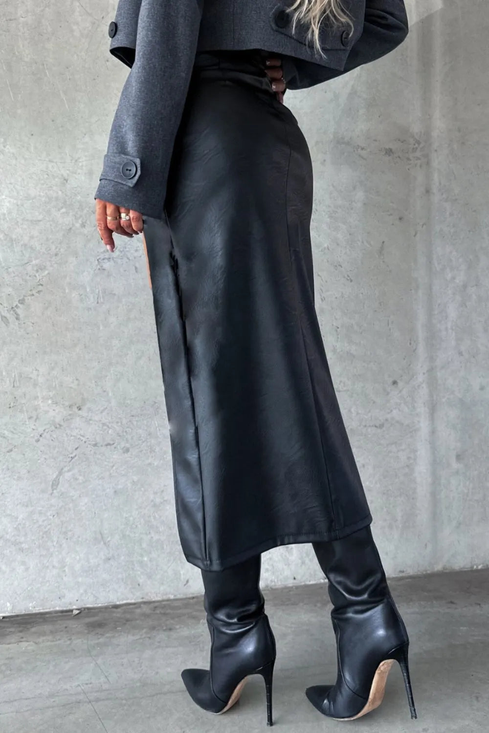 Playful Slit Midi Skirt with Pockets