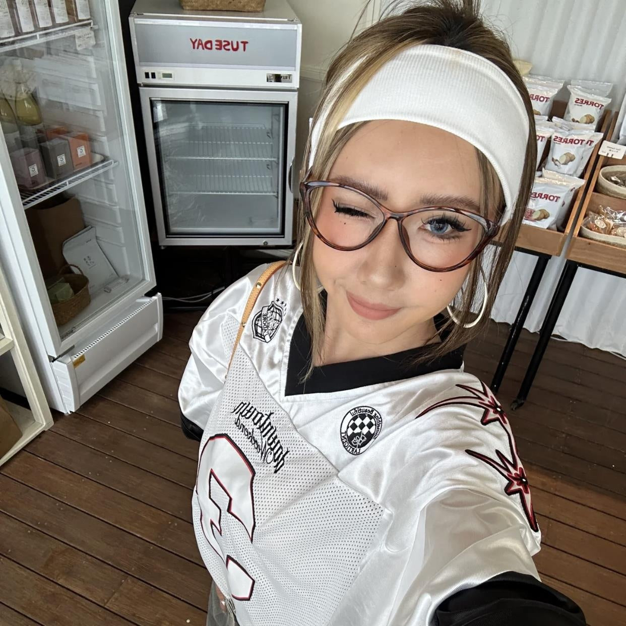 Color Blocking Patchwork Mesh V-Neck Sports Top
