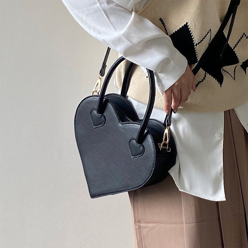 Retro Heart Design Women's Shoulder Bag - Harajuku Style