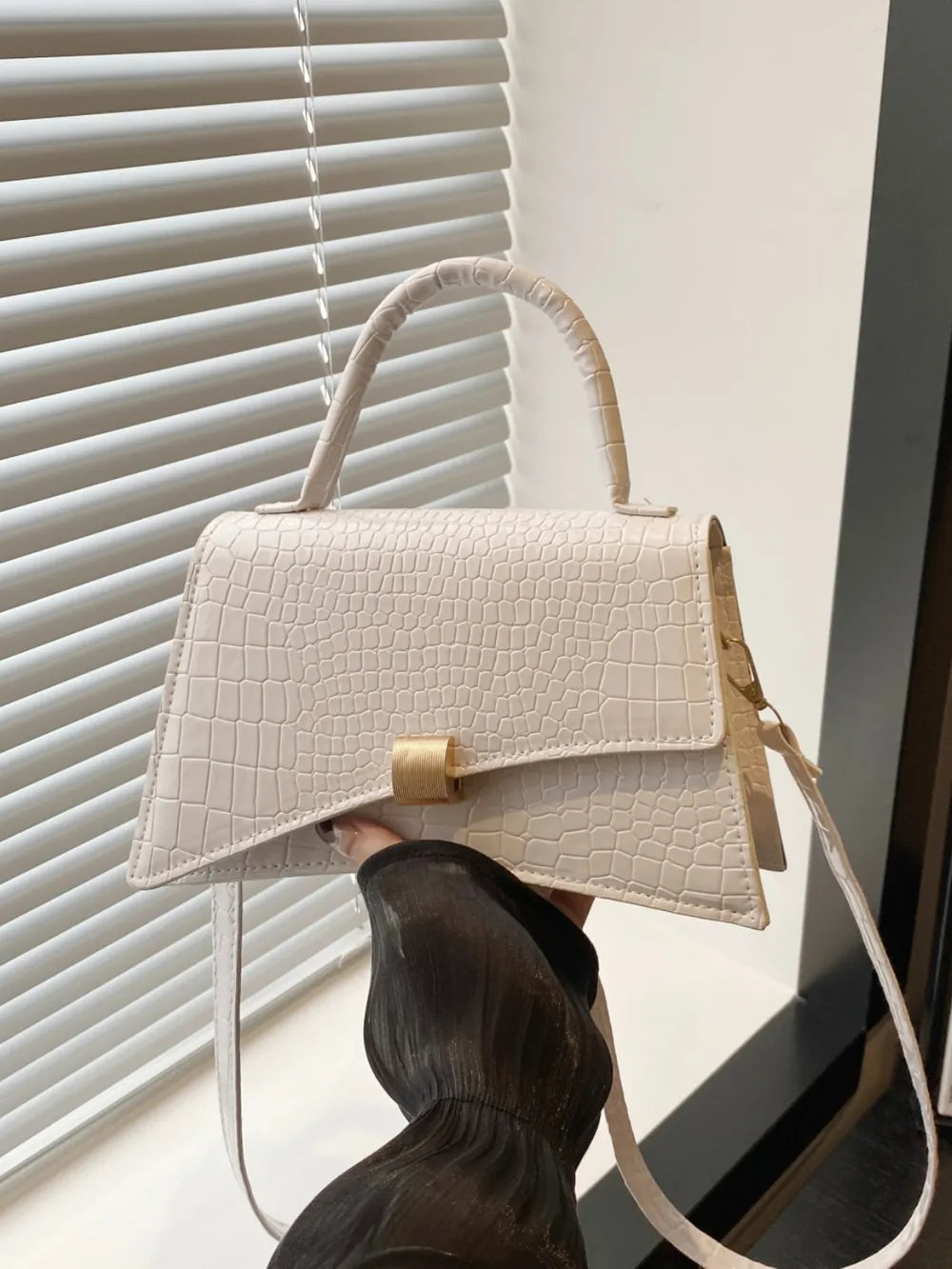 Chic Solid Color PU Leather Handbag