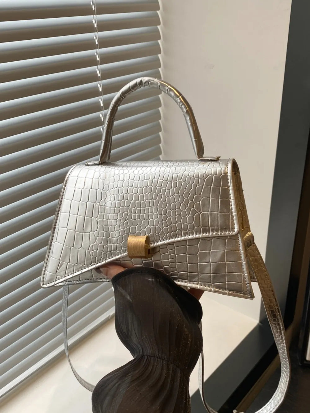 Chic Solid Color PU Leather Handbag