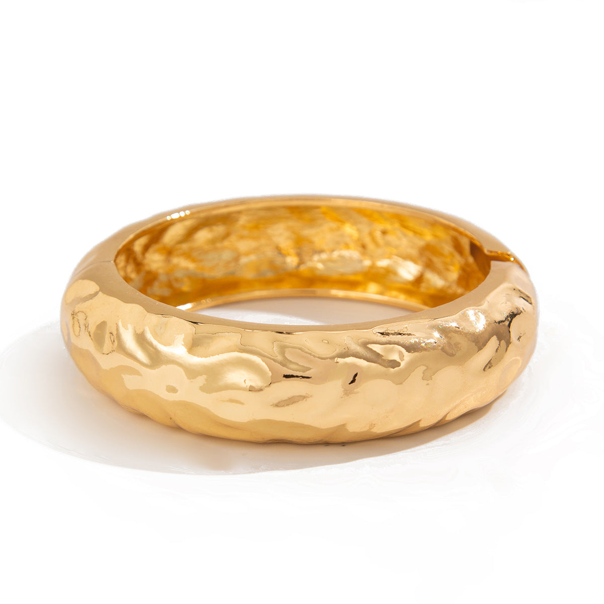 Playful Pleated Concave Pearl Bracelet - Metallic Luxe