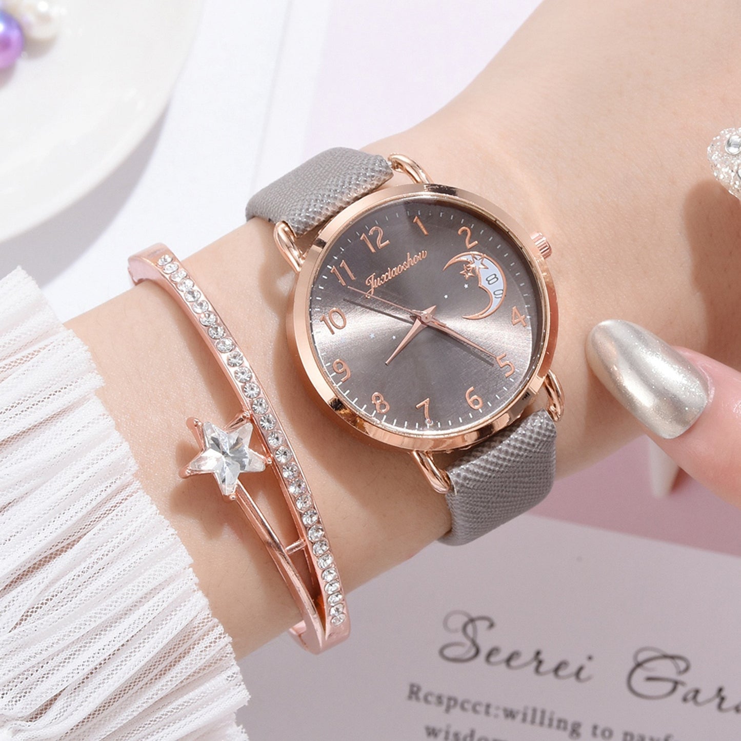 Luxury Leather Band Women's Wrist Watch - Harajuku Style