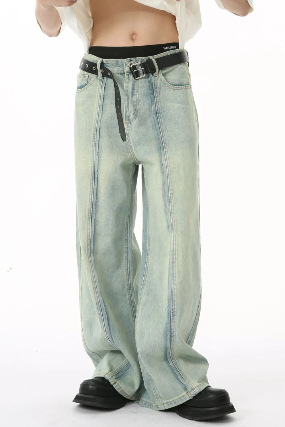 Playful Wide Leg Jeans with Pockets