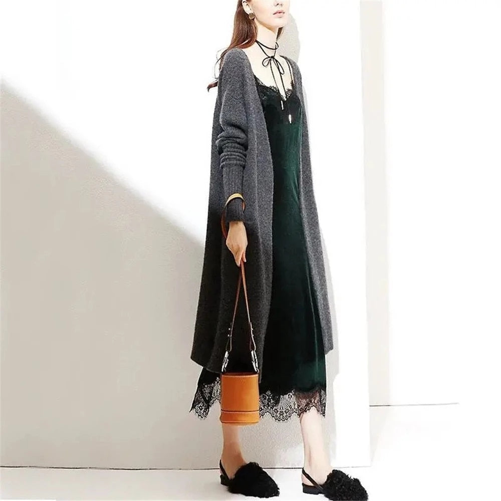 Goth Vintage Black Long Skirt Aesthetic Elegant Lace Patchwork Velvet Skirt Gothic Sexy Side Split High Waist Slit Party Skirt