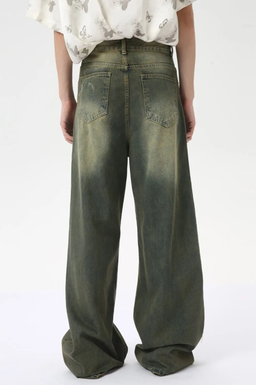 Playful Wide Leg Jeans with Pockets