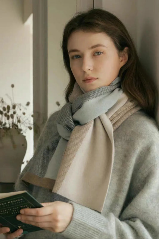 Playful Thermal Contrast Acrylic Scarf