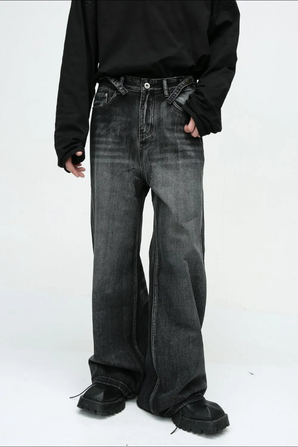 Playful Wide Leg Jeans with Pockets