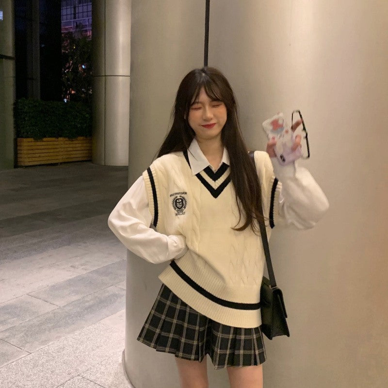 College Style Knit Sweater Vest