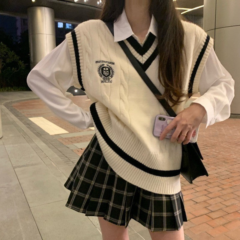 College Style Knit Sweater Vest for Women - New Autumn Design, Loose Fit Top